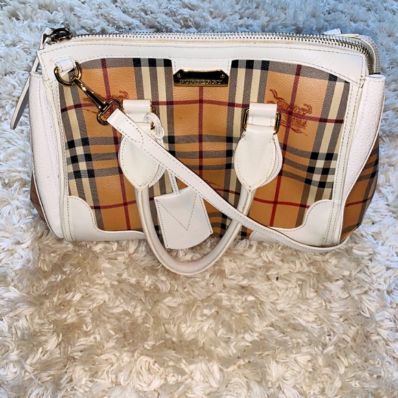 Signature House Check Canvas Burberry Bag - Picture 1 of 7